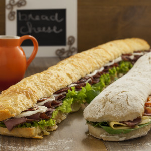 Sanduíche Salame Italiano com Pasta de Gorgonzola